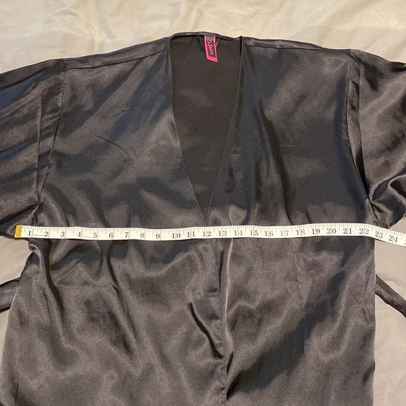 La senza Satin Kimono - Picture 5 of 11